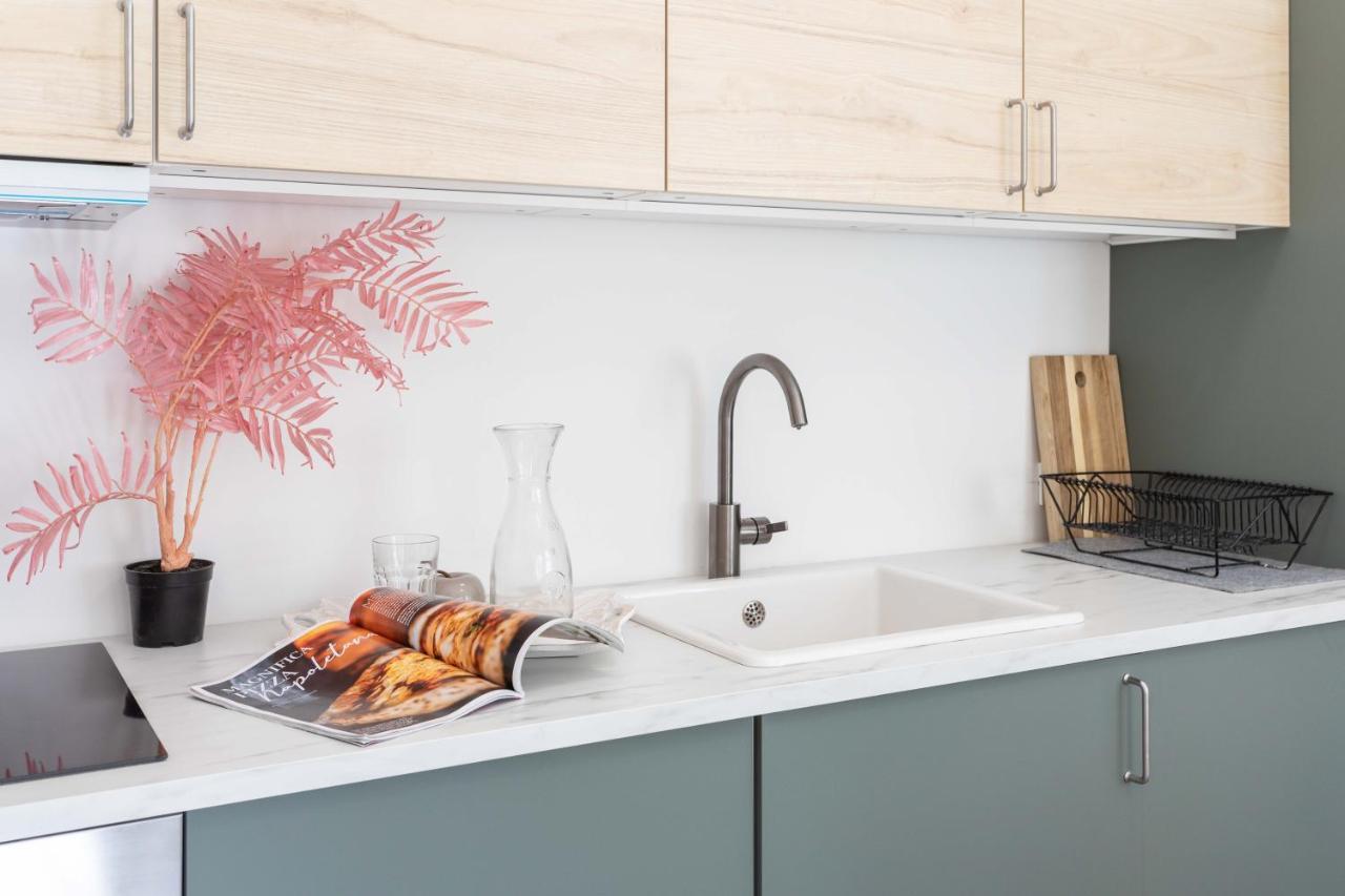 Design Sunny 2Bdr Apartment Near The City Center Zagreb Bagian luar foto