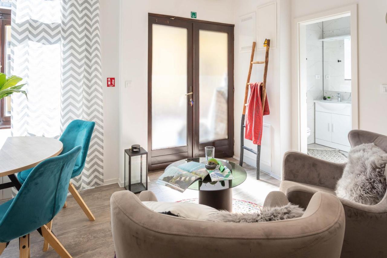 Design Sunny 2Bdr Apartment Near The City Center Zagreb Bagian luar foto