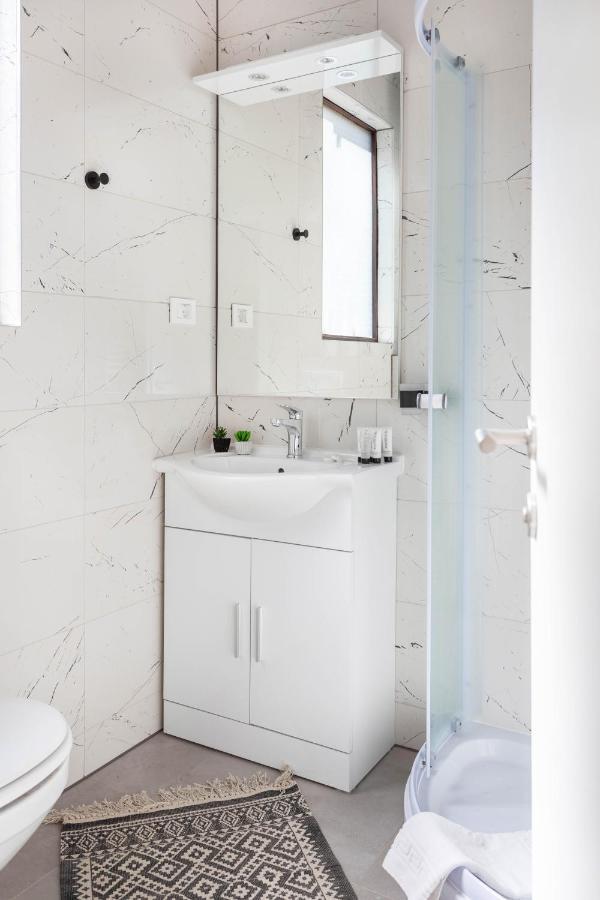 Design Sunny 2Bdr Apartment Near The City Center Zagreb Bagian luar foto